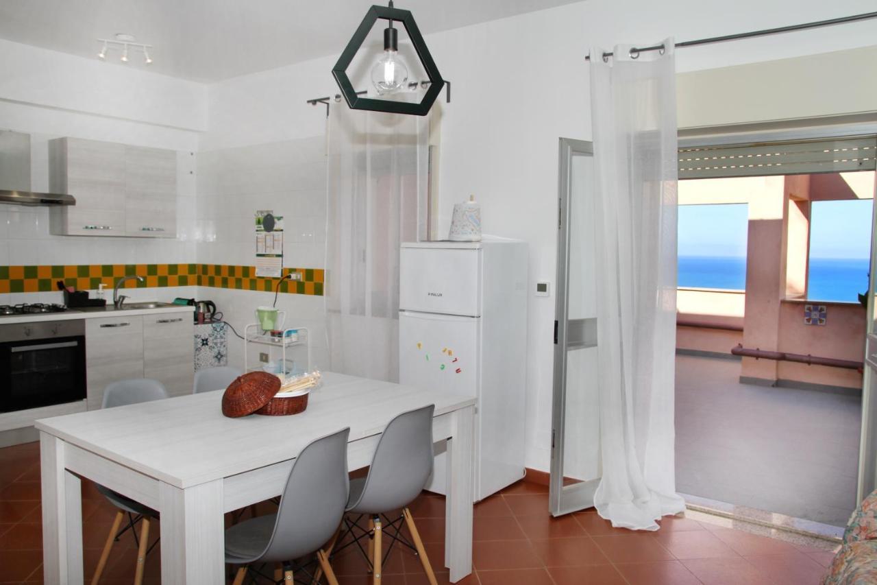 Attico Vista Mare Con Terrazza E Spa Riscaldata Santo Stefano di Camastra Kültér fotó