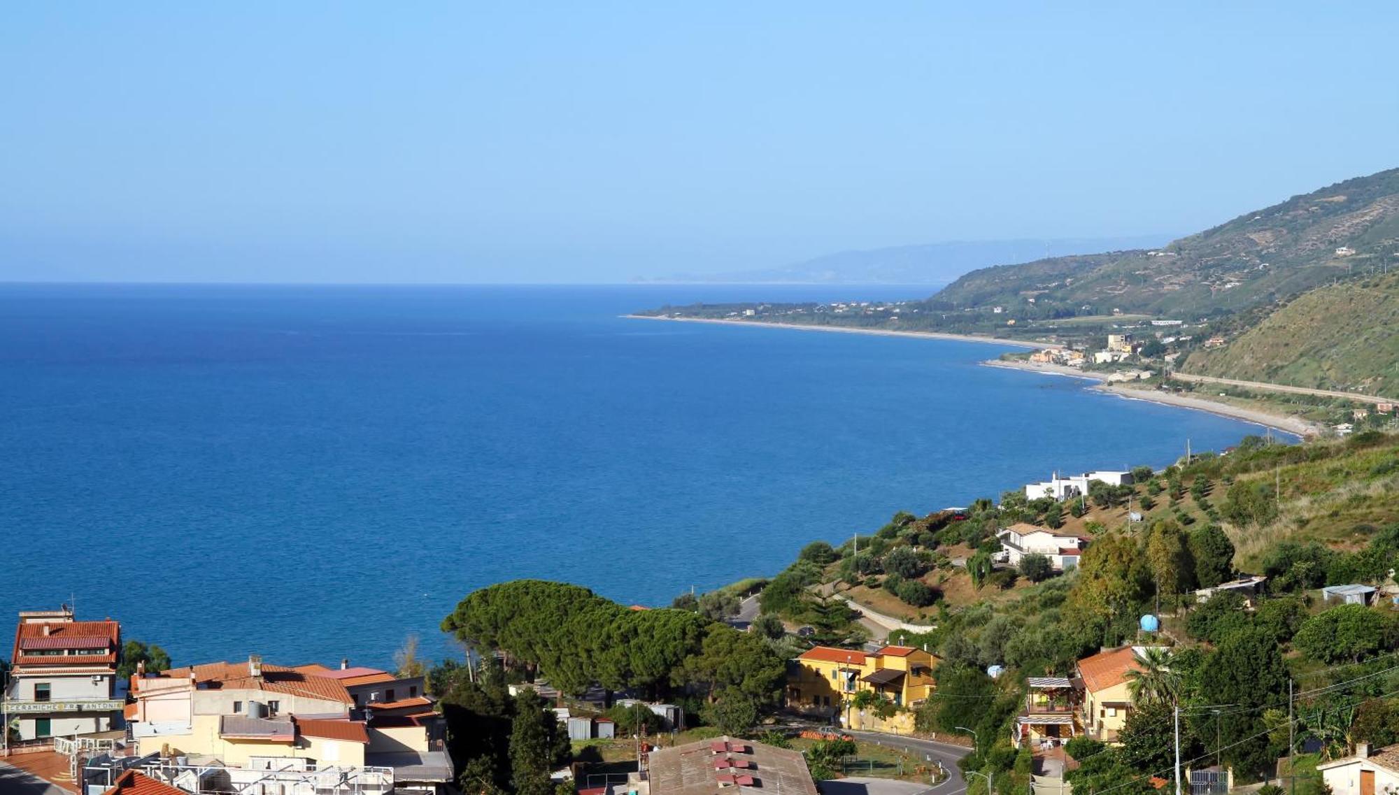 Attico Vista Mare Con Terrazza E Spa Riscaldata Santo Stefano di Camastra Kültér fotó