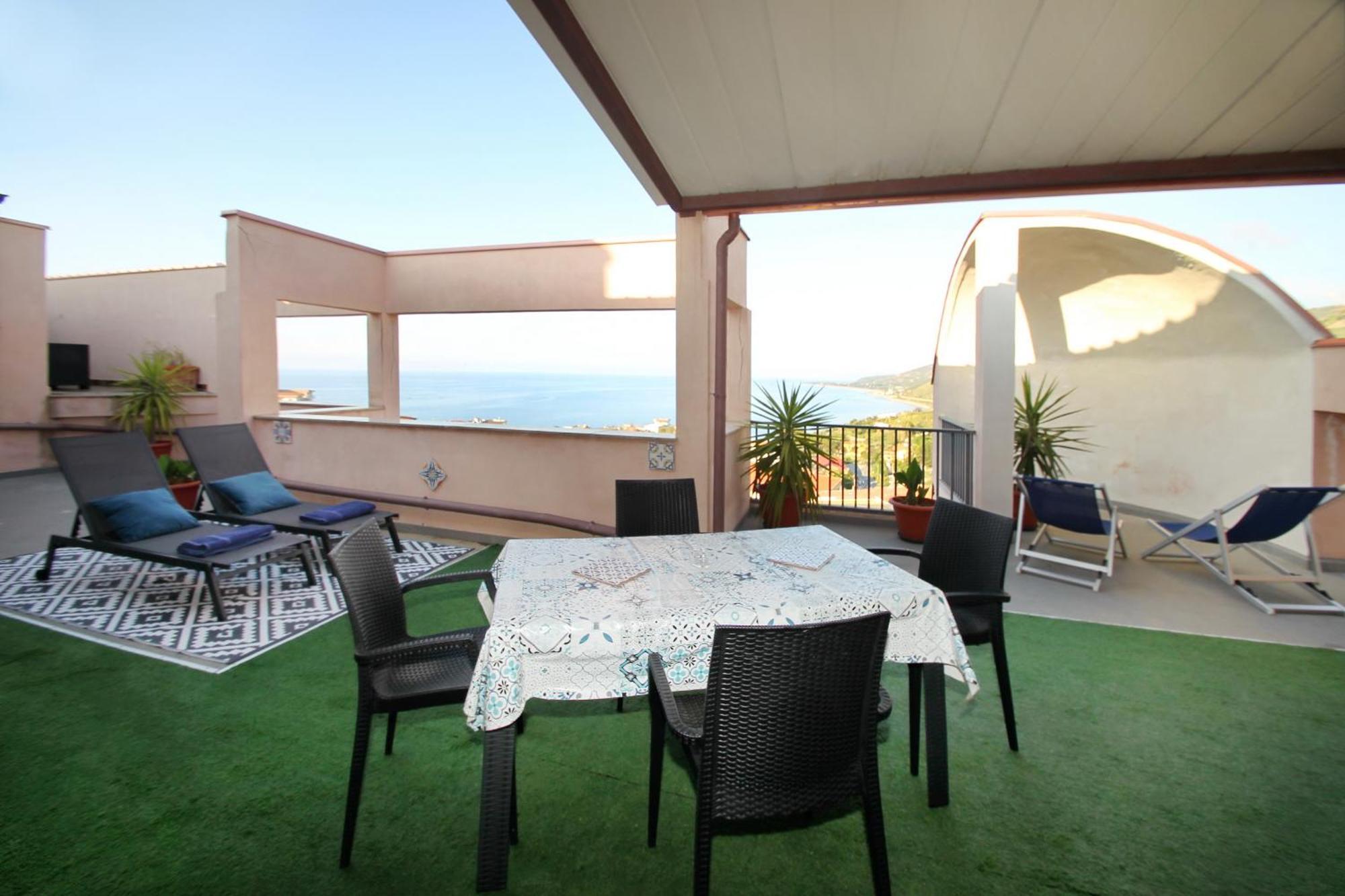 Attico Vista Mare Con Terrazza E Spa Riscaldata Santo Stefano di Camastra Kültér fotó